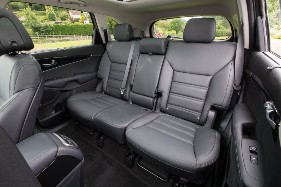 Интерьер Kia Sorento EcoDynamics (UM) 2015 года  (UK) (фото 9 из 40)